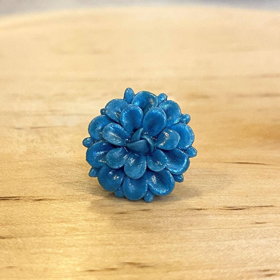 PENDIENTE DALIA PORCELANA